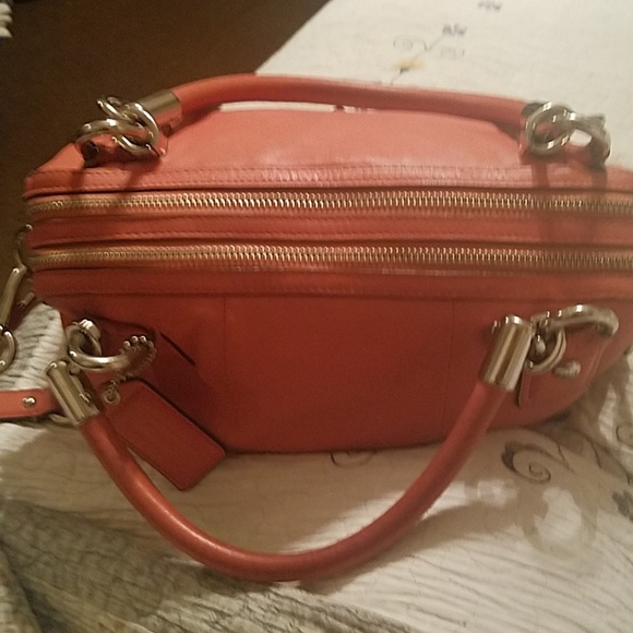 Handbag - Picture 8 of 8